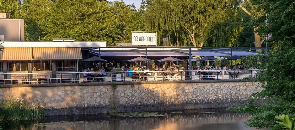 Motorjacht Flint Hotel Amsterdam Botel