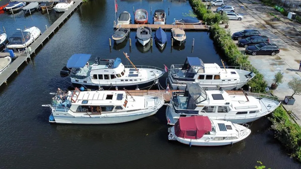 Motorjacht Flint Hotel Amsterdam 0*,  Nederland